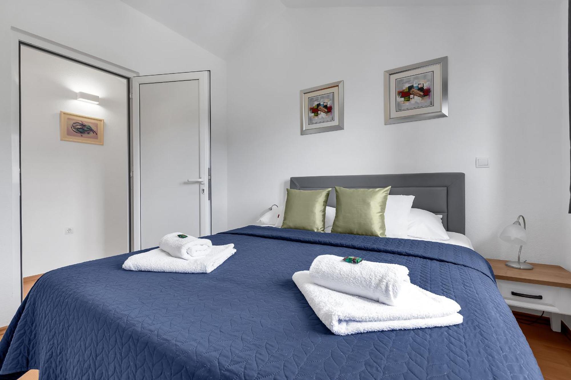 Apartments Villa Katarina Tučepi الغرفة الصورة