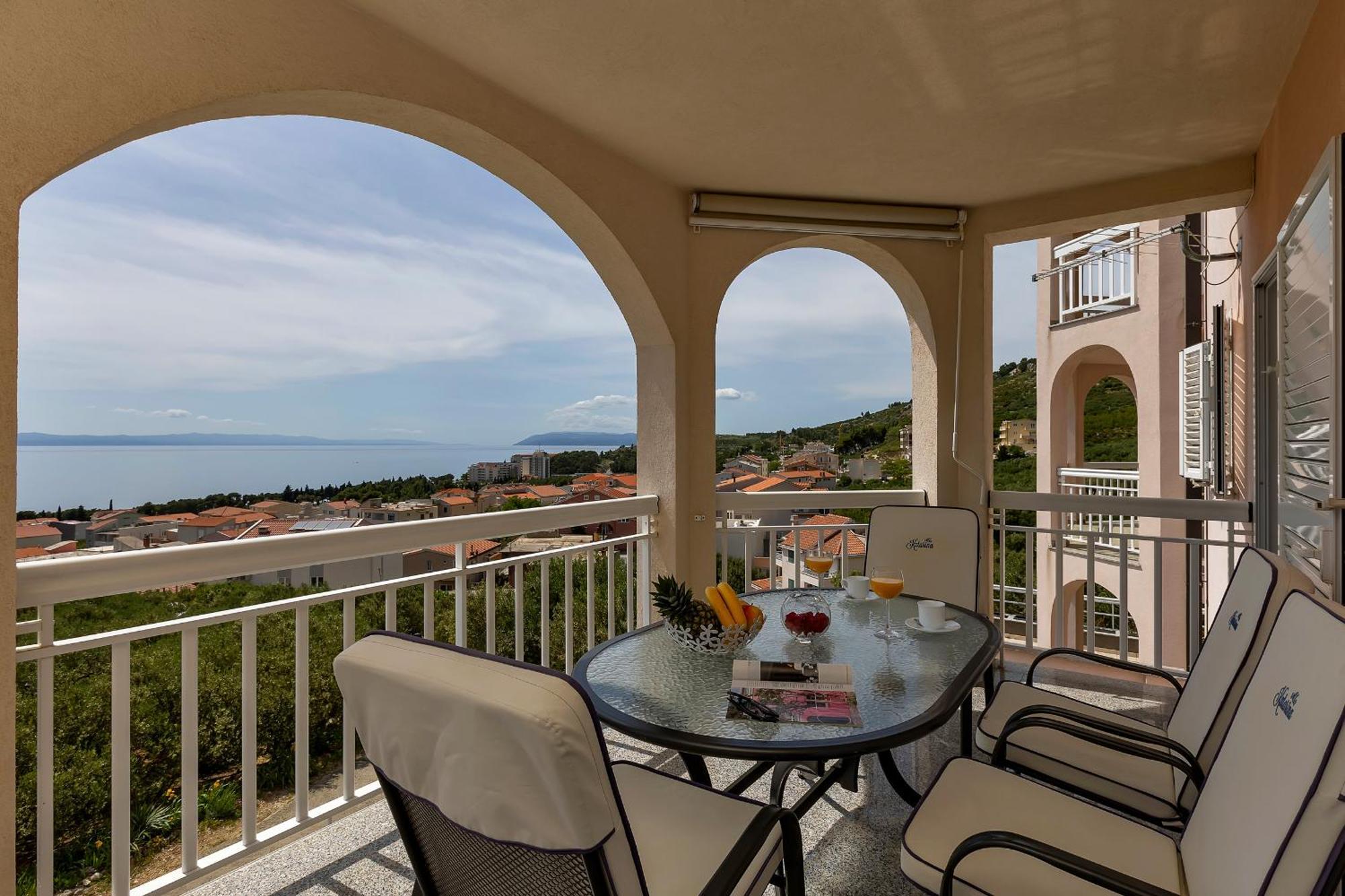 Apartments Villa Katarina Tučepi الغرفة الصورة
