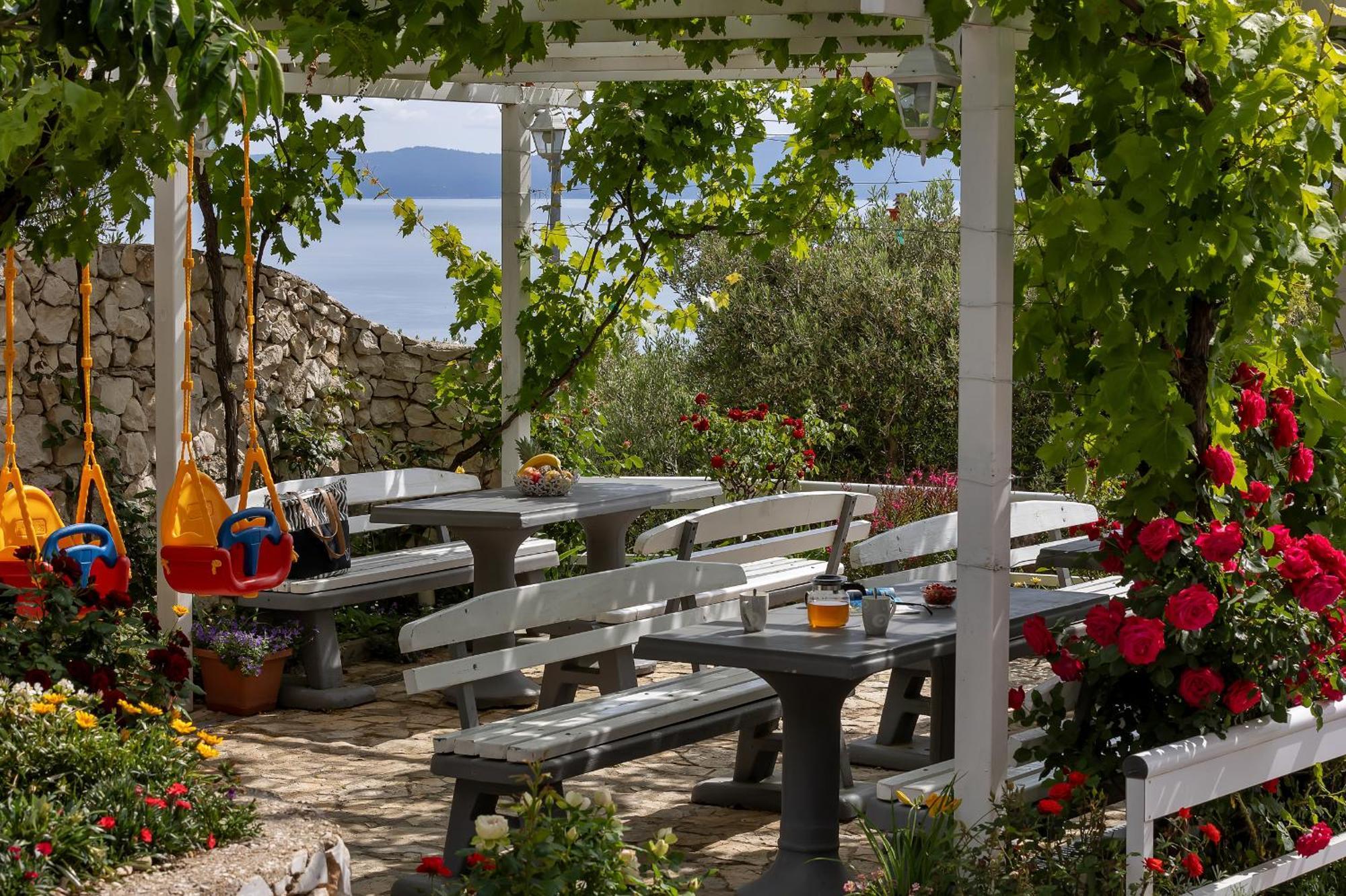 Apartments Villa Katarina Tučepi الغرفة الصورة